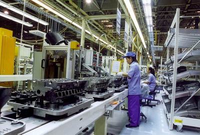 一汽-大眾公司發動機車間生產線。